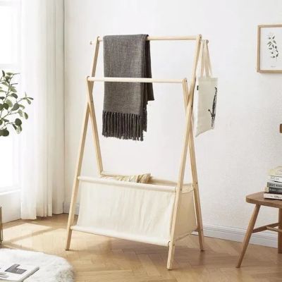 Cozybrown ราวแขวนเสื้อผ้าไม้ สีไม้ พร้อมที่ใส่ของผ้า [Pre-Order]